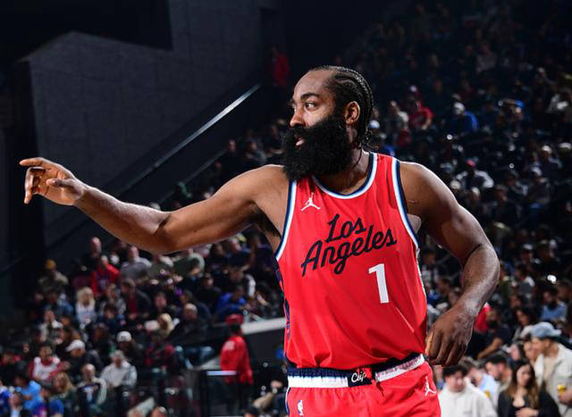 开云官网-冲刺阶段突围战来临，底特律活塞围绕德国杯篮板制胜，赛场秩序良好，控场能力受关注的简单介绍