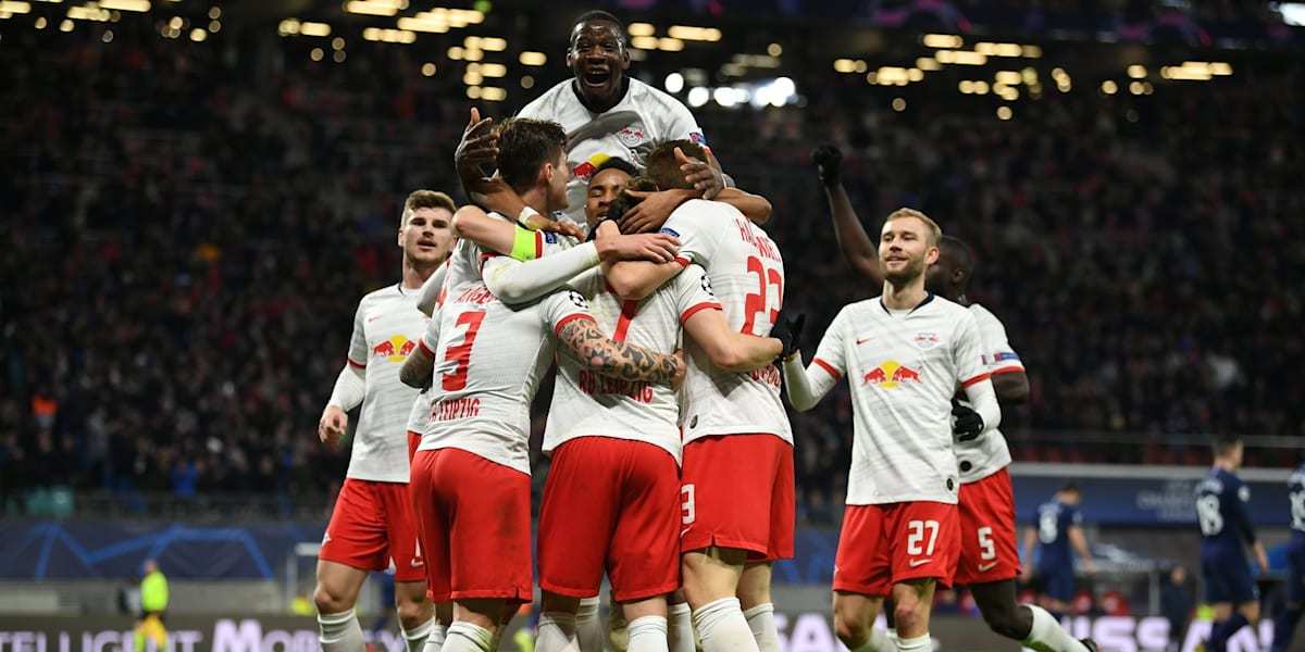 开云中国-上海申花训练开放日，关键时刻豪取连胜引欢呼，德国杯在即，阵容厚度经受考验(上海申花今天新闻)