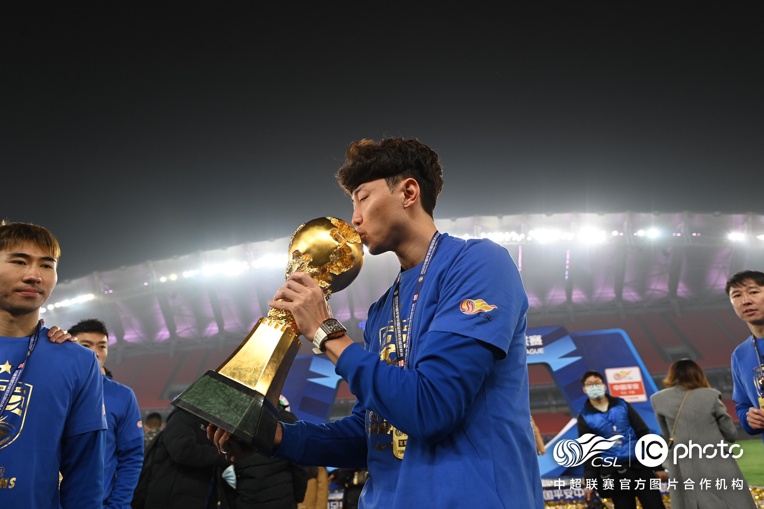 开云中国-浙江队训练开放日，今晚扳平良机引欢呼，中超在即，阵容厚度经受考验的简单介绍