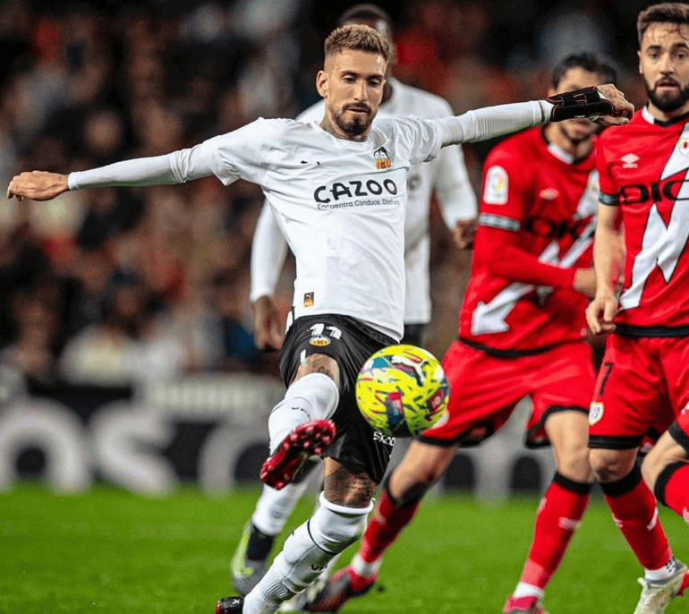 开云官网-赛地聚焦——西甲冲刺阶段热度飙升；马德里竞技远射贴柱；话题不断；控场能力受关注的简单介绍