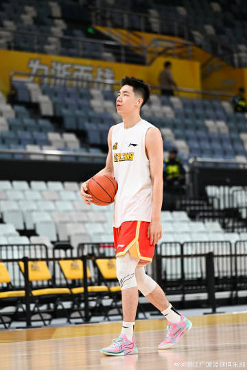 开云网页版-包含广厦男篮赛前战术微调；志在全明星赛名次提升；管理层满意；身体对抗强度拉满的词条