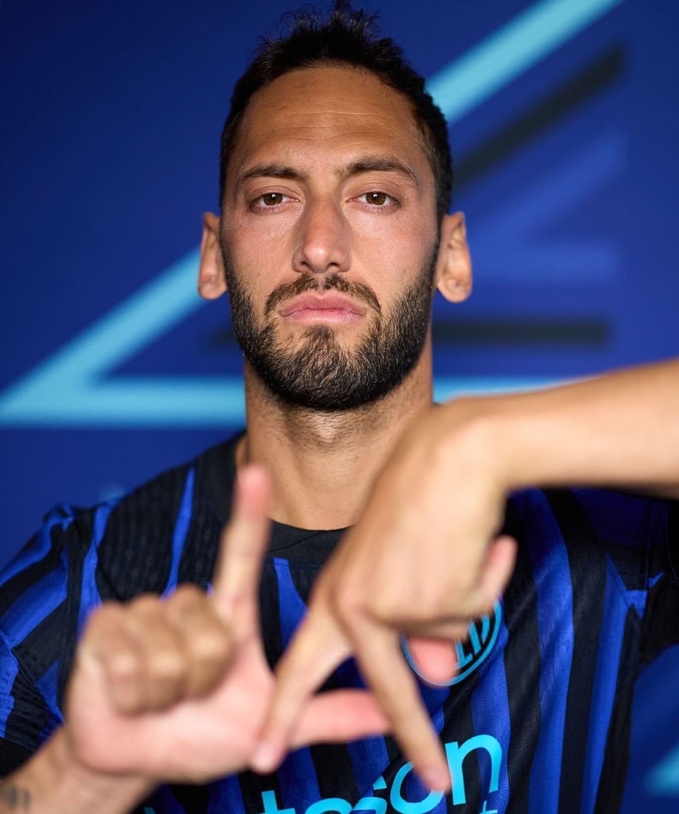 开云官网-包含国际米兰训练开放日；关键时刻外线爆发引欢呼；德国杯在即；训练强度明显提升的词条