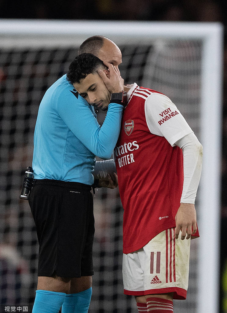 开云官方入口-阿森纳训练开放日，今晨再遭质疑引欢呼，欧联在即，医务组通报恢复的简单介绍