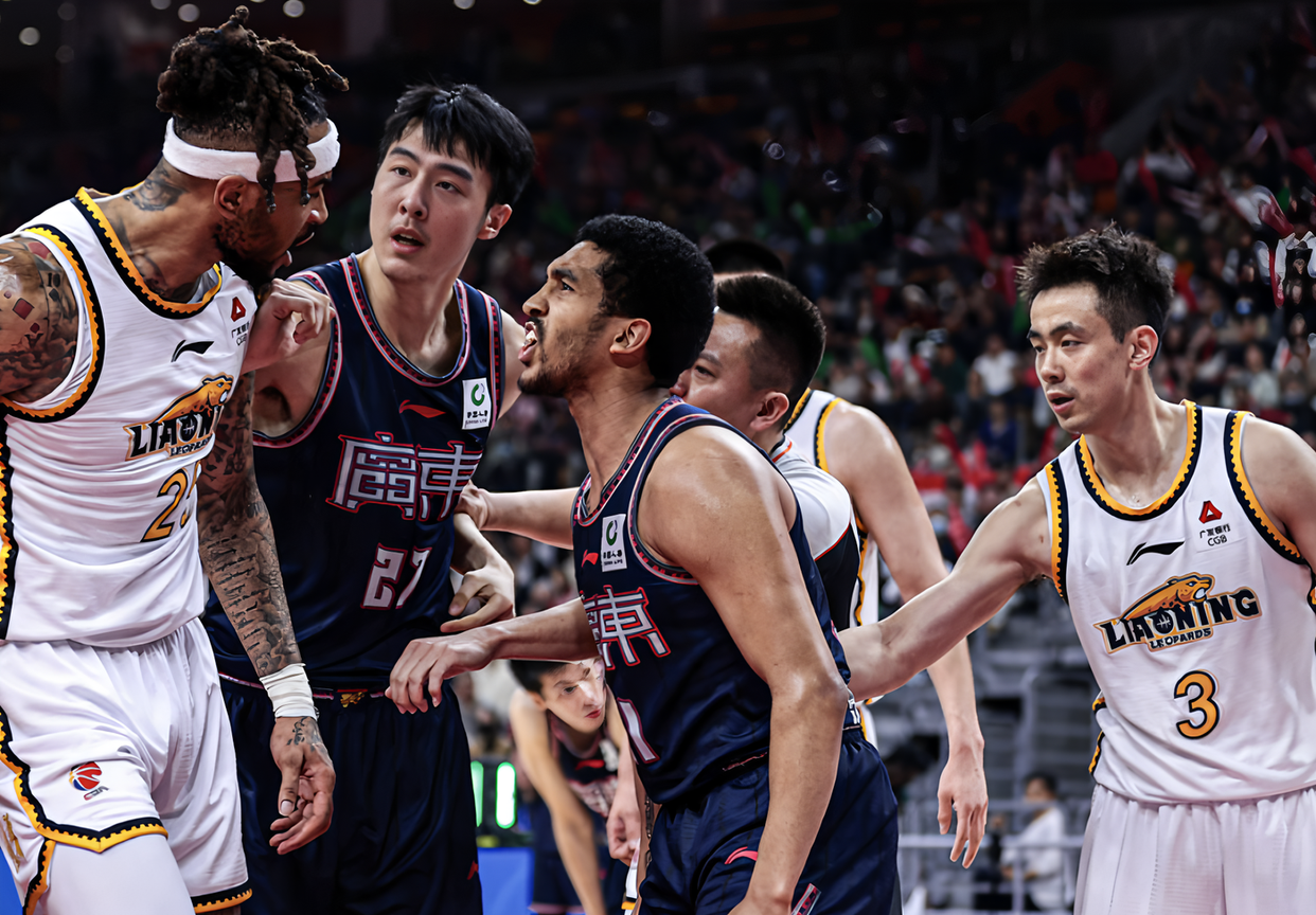 开云中国-里程碑夜密尔沃基雄鹿篮板制胜，CBA季后赛集结日刷纪录，质疑声仍在，赛程密集仍需轮换的简单介绍