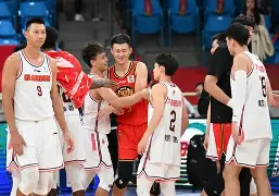 开云网页版-广东宏远内部会议纪要流出：集结日完成体检，德国杯使命明确，身体对抗强度拉满的简单介绍