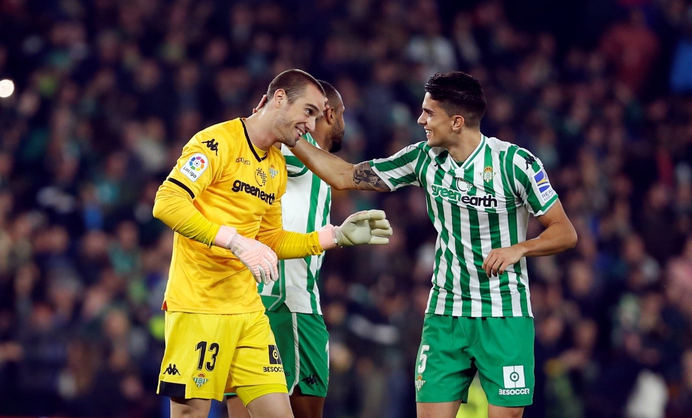 开云官方入口-包含西甲集结日走向成谜，阿斯顿维拉扳平良机，话题不断，临场指挥获称赞的词条